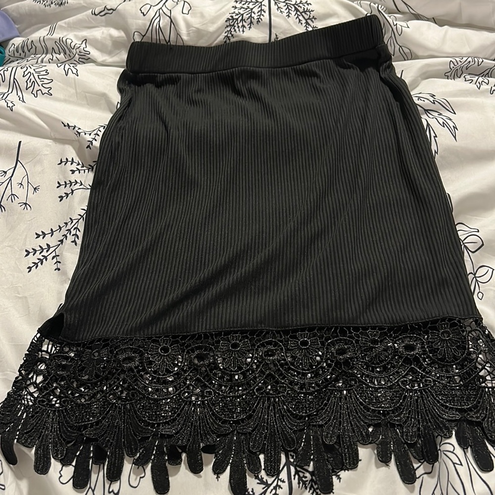 Lace skirt